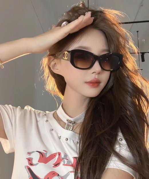 香奈儿  新款双C宽版 墨镜 太阳镜 商品图3