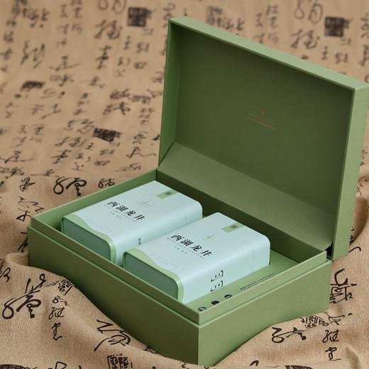 “真正的源头采摘 有溯源码”国礼茶叶品牌 老侯爷 26年明前西湖龙井 明前采摘 芽叶细嫩 鲜香回甘 商品图9