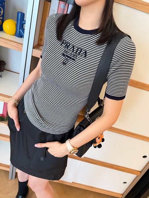 普拉达 最新款条纹针织短袖T恤 商品图3