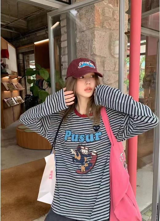 F031822日系复古温柔氛围休闲随性酒红色罗纹圆领卡通条纹T恤 商品图11