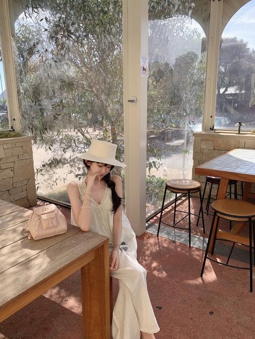 金蘑菇菇 茉莉与小豆蔻/ 纯白法式top碎花半裙套组 商品图3