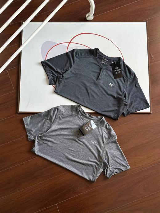 F031870两色情侣款亨利领防紫外线UPF75+速干短袖T恤 商品图1