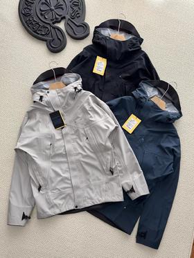 F0318124巨人岛户外运动斜向主拉链立体剪裁硬壳冲锋衣男款