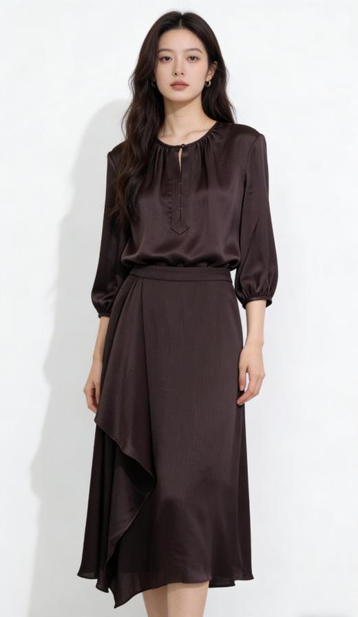 设计风圆领中袖上衣 商品图4