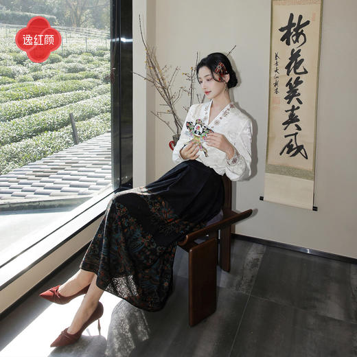 逸红颜《沫藤》2026夏新款重磅点翠定位香云纱松紧腰马面裙半裙女 商品图3