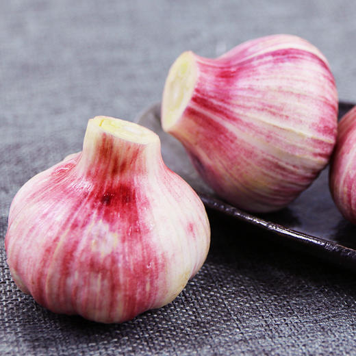 【安心优选】紫皮鲜蒜 1斤 2026年新鲜大蒜头 腌制糖蒜时令蔬菜  商品图1