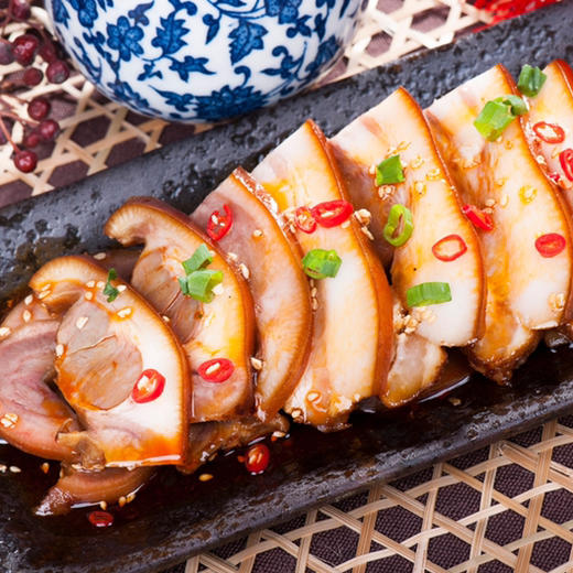 泰祥-宝竹酱卤猪蹄+酱卤猪耳朵+酱卤猪头肉组合装，小火慢炖，咸淡适中，入口筋皮软糯，老少皆宜，抽气密封包装，携带方便，吉祥如意熟食礼盒 商品图4