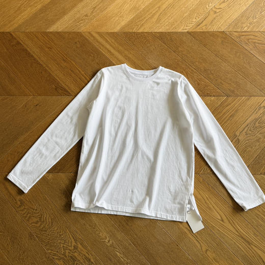 衣橱全勤搭子-下摆开叉圆领长袖T【包邮+三天无理由退换】 商品图11