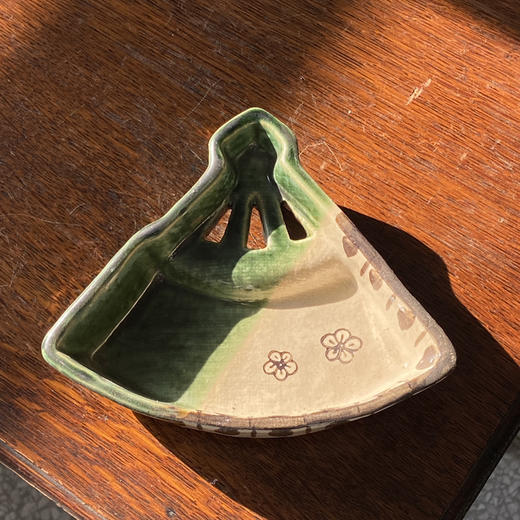 日本中古绿织布烧扇形三足盘 T02029 商品图1