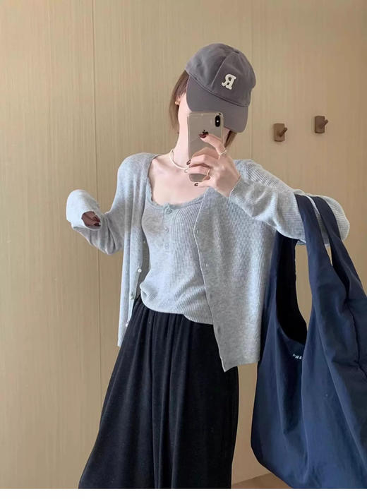 【OKDAY初恋感坑条上衣两件套】春天刚需的温柔两件套来啦!六羊毛坑条针织真的太好穿了 商品图4