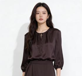 设计风圆领中袖上衣