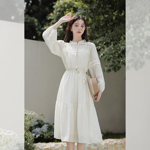 西遇民族风白色长袖连衣裙女2026年春季新款收腰波西米亚大摆长裙SS060231 商品图1