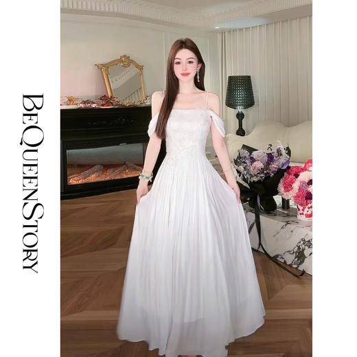 【孤品样衣，不退不换】【柔美月光】轻奢层次感立体花朵装饰收腰连衣裙夏季白色2025 商品图0