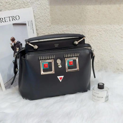 芬迪 docom 小号 黑色 银扣 牛皮机器人拼图 斜挎包 商品图0