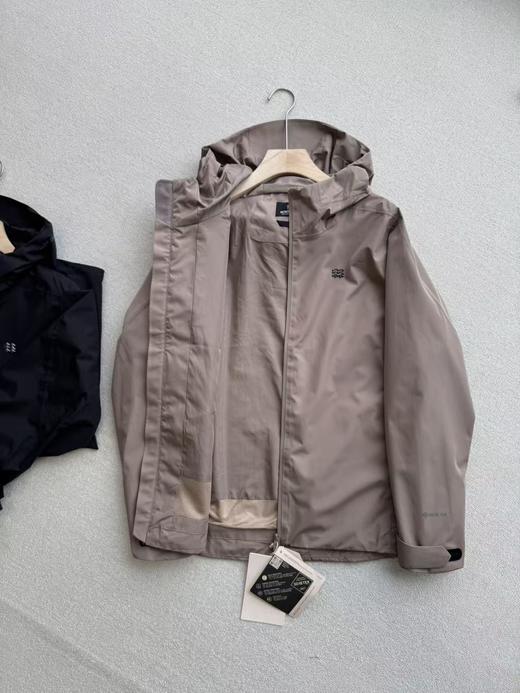 点此购买 可隆春秋季男女款GORE-TEX防水防风高透湿轻量冲锋衣 yh 342598 商品图9