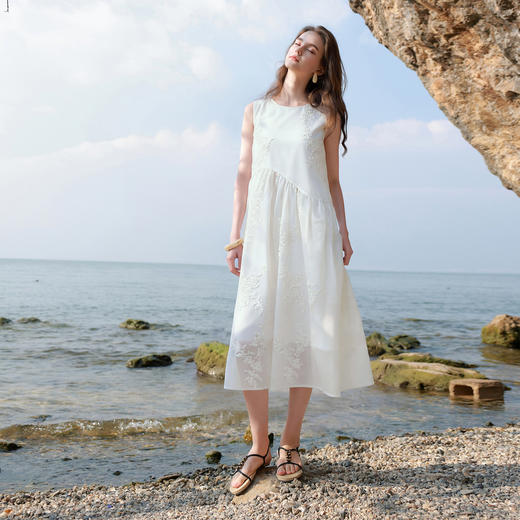 【莱赛尔】三彩2026夏季新款法式小白裙绣花连衣裙A字长裙M 商品图2