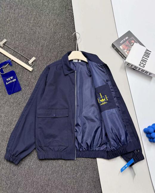 F031825纯色金标刺绣品牌Logo翻领拉链长袖工装夹克外套 商品图14