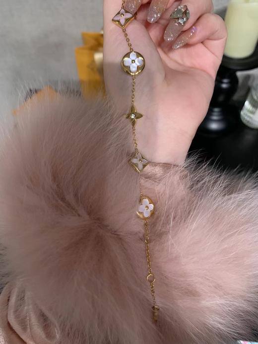 F0318112小众设计四叶草复古老钱流行粉贝母五花手链 商品图6