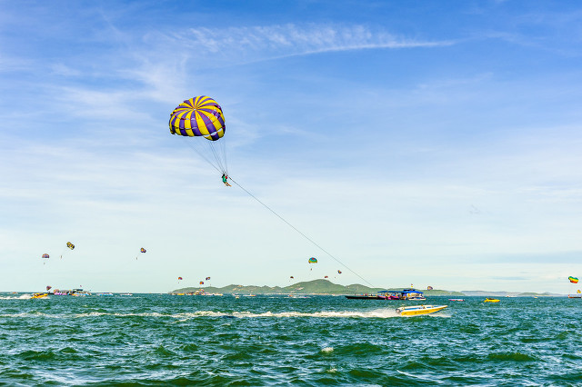 【五一】<泰国曼谷+芭提雅5天-深圳口岸起止>暹罗天地、大皇宫、玉佛寺、杜拉拉水上四季村、东方/暹罗公主号、快艇金沙岛、悬崖餐厅下午茶、泰式古法按摩、爽泰庄园（泰服体验、骑大象、水果餐）、曼谷网红夜市