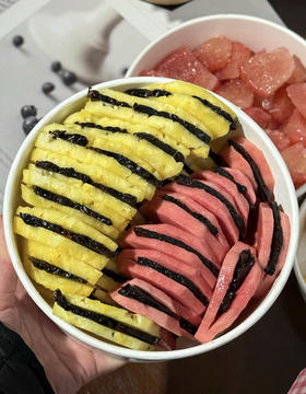 【鲜果切】凤梨➕红心芭乐夹乌梅双拼（750ml）