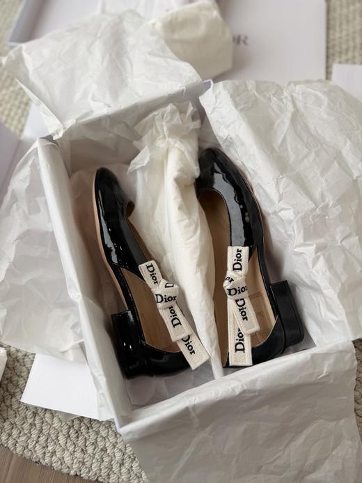 迪奥 26春夏新款漆皮绑带粗跟鞋（MM） 商品图3