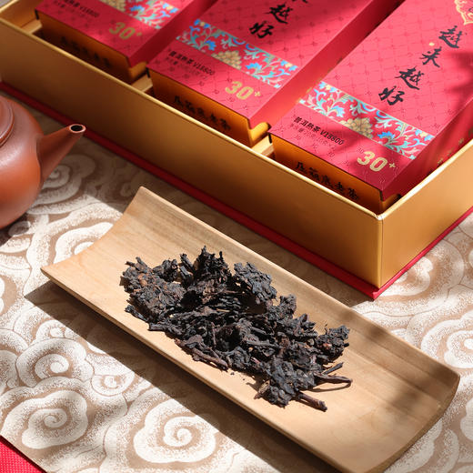 压箱底老茶 越来越好 30+ 普洱熟茶 云南普洱茶 V18800 礼盒版6泡/盒 商品图5
