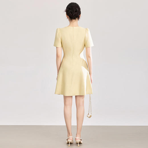 「高货wl」全新升级【铂金会员358/天猫479/差价121】(03147)洛诗琳气质珍珠领连衣裙2026春季法式泡泡袖收腰显瘦A字裙 商品图2