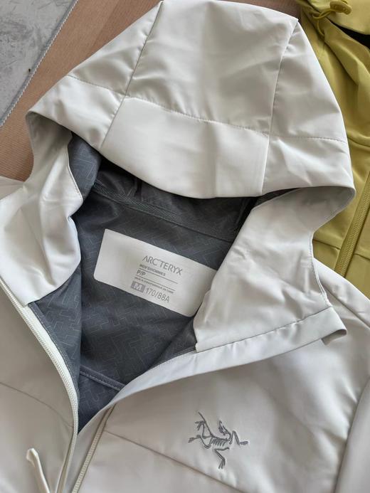 F031862轻盈不臃肿高弹透气面料连帽软壳冲锋衣外套 商品图5