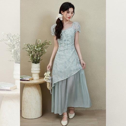 西遇重工绣花短袖方领连衣裙女2026年夏季新款碎花收腰拼接网纱裙SS060232 商品图4