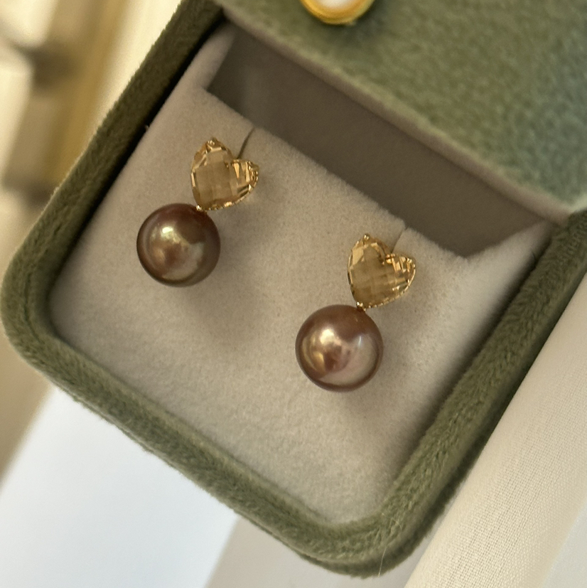 天然水晶+珍珠耳钉一对，正圆没有大坑洼，轻微生长痕迹的紫色天然色珍珠，s925纯银镶嵌