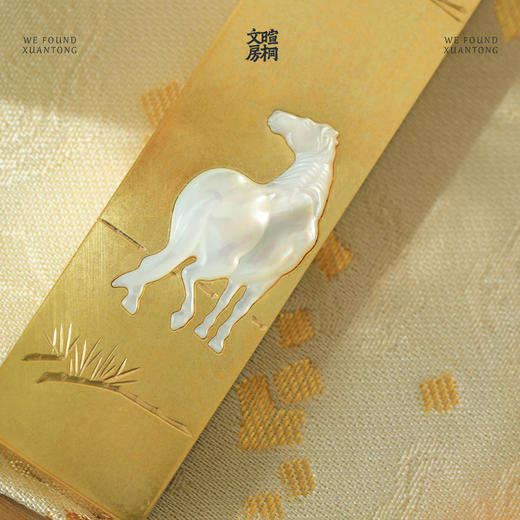 暄桐文房 走马清风 黄铜嵌珍珠母贝纸镇 商品图2