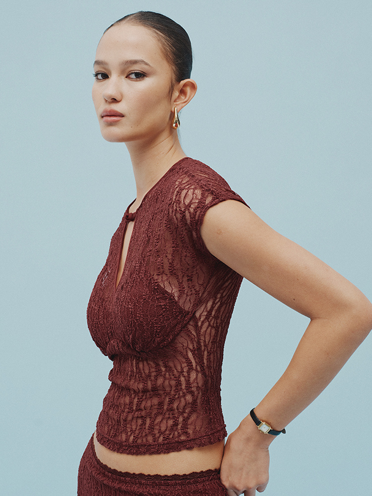 TR她热 御姐风情 酒红色弹力蕾丝镂空复古性感修身包臀T恤半裙套装 上衣L预售