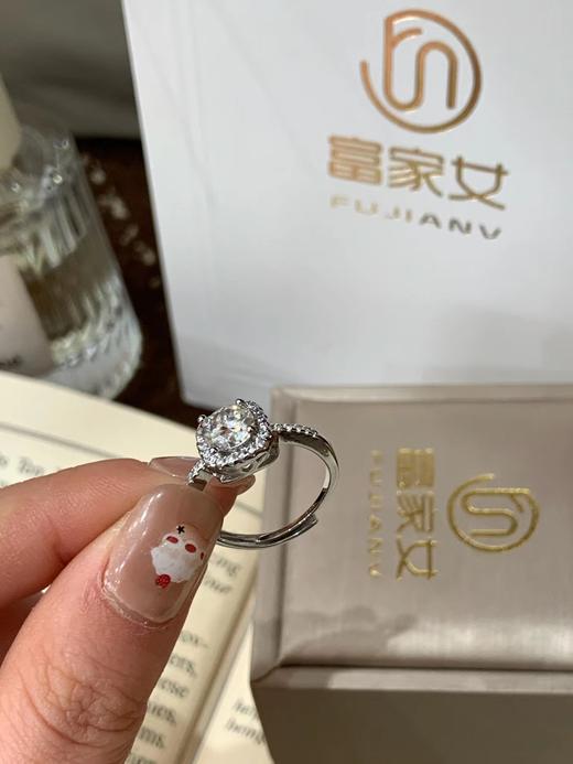 F031812没有女孩子能拒绝闪闪发亮莫桑钻小方糖戒指 商品图4