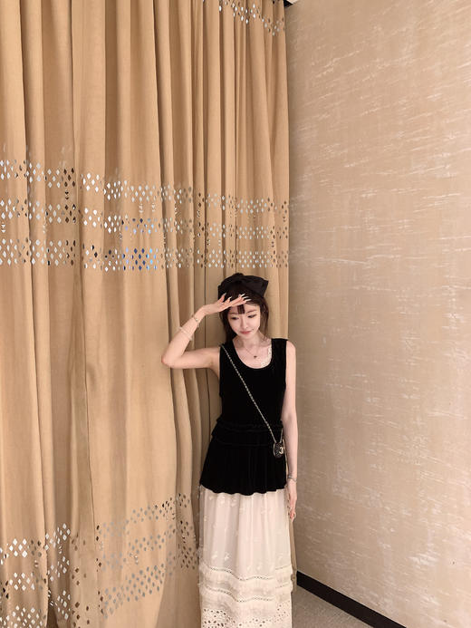 金蘑菇菇 恋恋笔记本  /丝绒娃娃上衣+重工刺绣半裙 商品图1