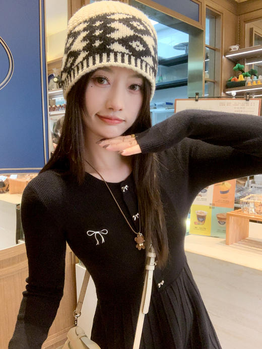 <曾小咸推荐>3.19现货秒杀 ！微信超特价！韩系刺绣针织连衣裙 日常199.99 立减110 秒杀89.99！！ 商品图6