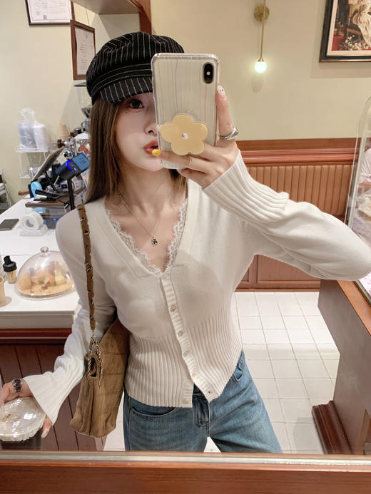 <曾小咸推荐>3.20现货秒杀 ！微信超特价！韩系V领蕾丝拼接针织衫 日常169.99 立减90 秒杀79.99！！ 商品图6