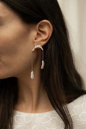 Gisel B. Jina curls耳环