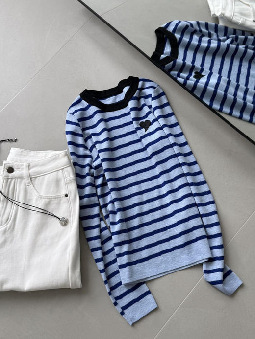 🌸春夏的松弛感的条纹衫，只看一眼就已命定的感觉！显白蔚蓝💙【撞色条纹爱心刺绣针织衫】蓝白条纹像海风拂面，🥳90%的回头率都藏在“漫不经心”的慵懒里～  商品图6