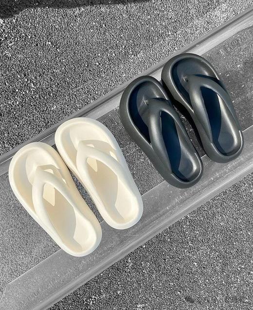 【2620超软马卡龙人字拖】✅  一体成型设计，鞋带久穿不易断 ✅   软弹EVA材质，轻若无物，防水耐脏 ✅   防滑效果好，加厚4cm，显高显瘦 商品图0