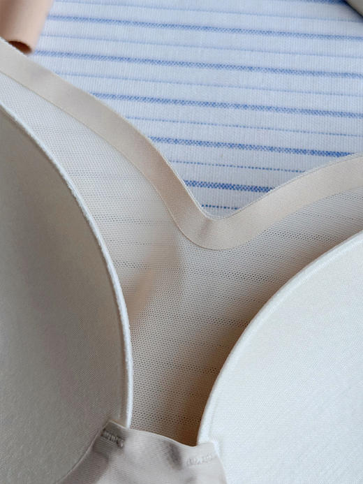 【华歌尔源头工厂同款 线下卖价600+】【会呼吸的聚拢内衣】预售7-10天 软支撑 水滴杯 穿出好胸型 杯垫厚度0.8cm左右~湖州仓 商品图7