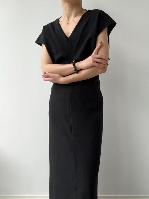 YANYI CHANG｜91830071 大V领立裁收腰连衣裙 [ 黛墨黑 ] 商品图8