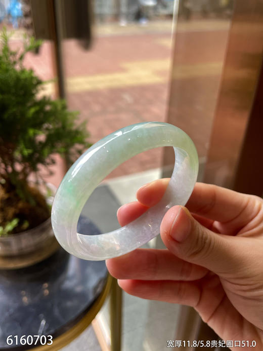 6160703，手镯，贵妃圈口51.0。具体价格微信咨询 商品图0