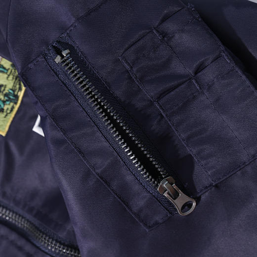 【中航文化授权】歼20/歼35A儿童飞行夹克  精美飞机刺绣 酷飒英姿圆满飞行员梦 做工精细/舒适/防风/保暖 商品图11