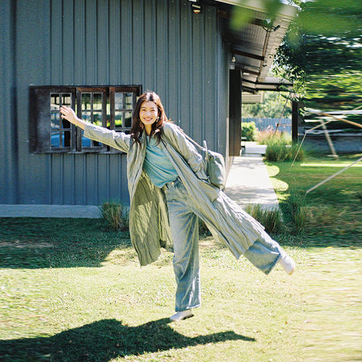 绽放087朵/文艺片风衣*金属丝棉光泽感洗皱风衣慵懒设计感长外套 商品图0