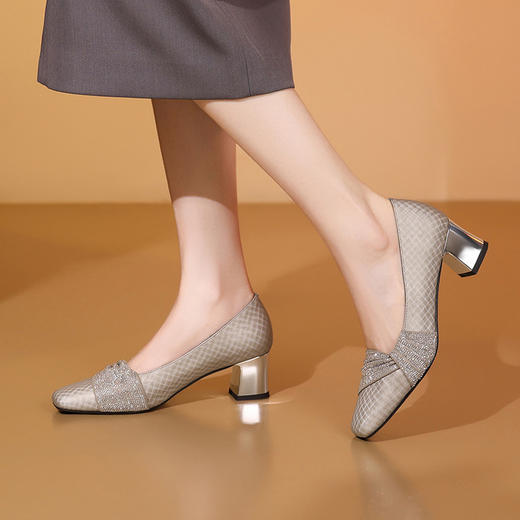 【预售7天】法式设计感浅口水钻方头优雅气质通勤百搭粗跟单鞋MLS&A7007 商品图0