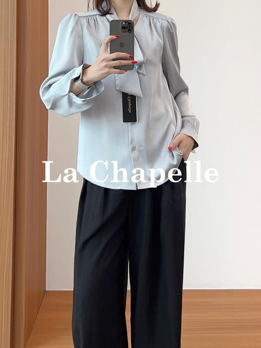 专柜实拍【丝光缎面】拉夏贝尔/La Chapelle气质系带V领绑带排扣长袖衬衫垂顺有型/优雅显瘦/时尚通勤 商品图3