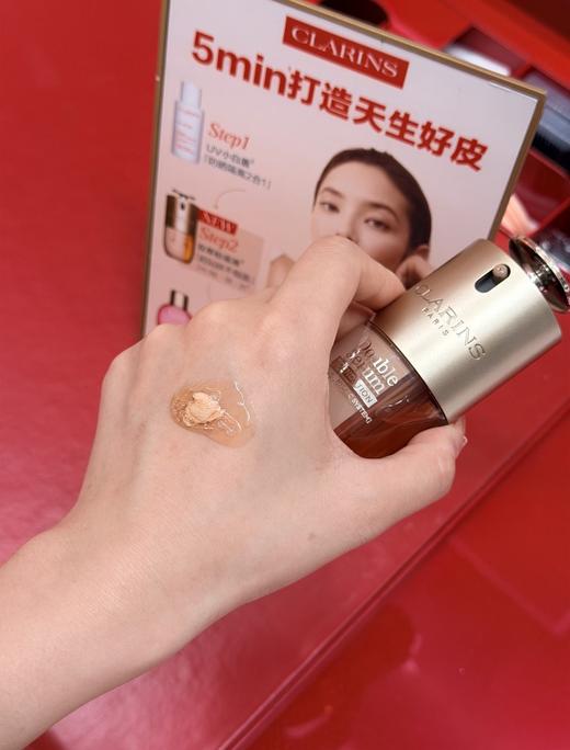 一店k （免税渠道、防伪可查！）好牛掰的粉底液！诗诗你是要掀翻整个底妆圈吗？！精华和粉底液的结合简直颠覆认知啊啊！带妆养肤！干敏皮福音！一整天原生润贴妆效 富养千金肌即视感！全新双萃粉底液 商品图8