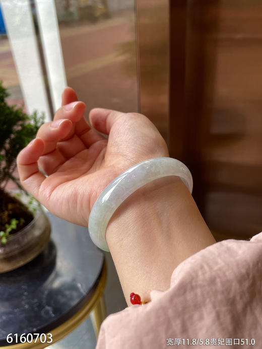 6160703，手镯，贵妃圈口51.0。具体价格微信咨询 商品图5