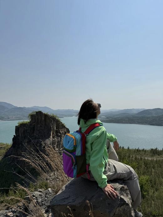 一店k 谁懂啊！！背上羊驼双肩包出门的瞬间，快乐DNA直接疯狂跳动！配色真的太绝了！满满的多巴胺风格！每一款的撞色搭配都独一无二！情侣出街帅炸了！轻量Tasra 16L防水黑科技机器人双肩包 商品图8