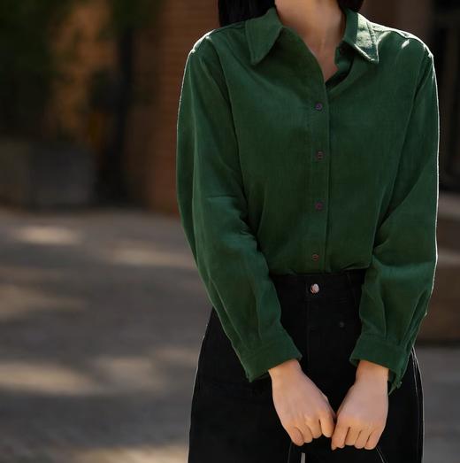 LONGNVFAIR“苔藓绿”灯芯绒全棉衬衫 低调显白 宽松H版型 包容多种身材 商品图2